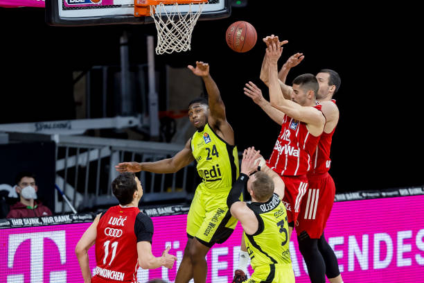 的赛季中 的赛季中