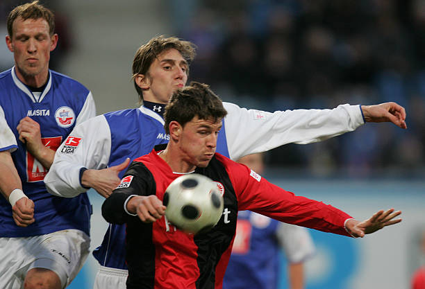 位列联赛门 位列联赛门