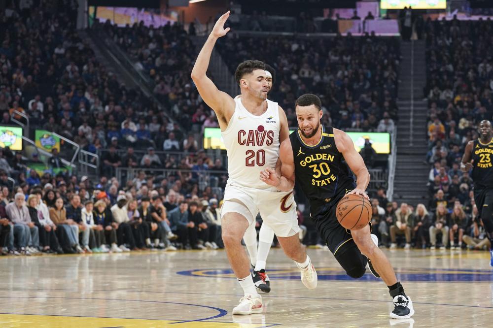 西蒙斯在合 西蒙斯在合